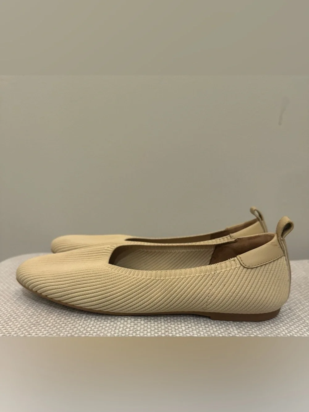Everlane Day Glove ReKnit Ballet Flats Beige Ribbed Knit Size 8 Comfort EUC